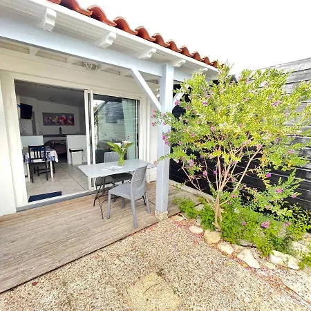 Le Clos Du Phare Bleu