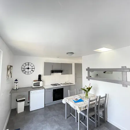 Le Clos Du Phare Bleu Hébergement de vacances La Flotte