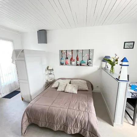 Le Clos Du Phare Bleu