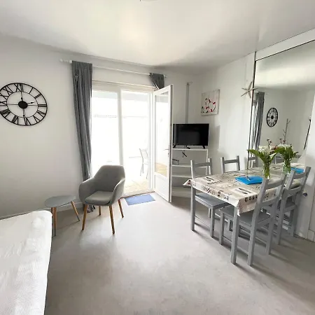 Le Clos Du Phare Bleu